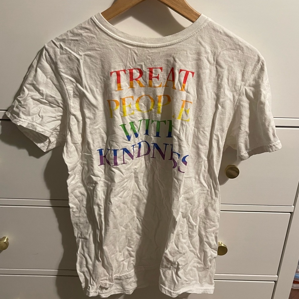 harry styles rainbow pride treat people with kindness t shirt in medium